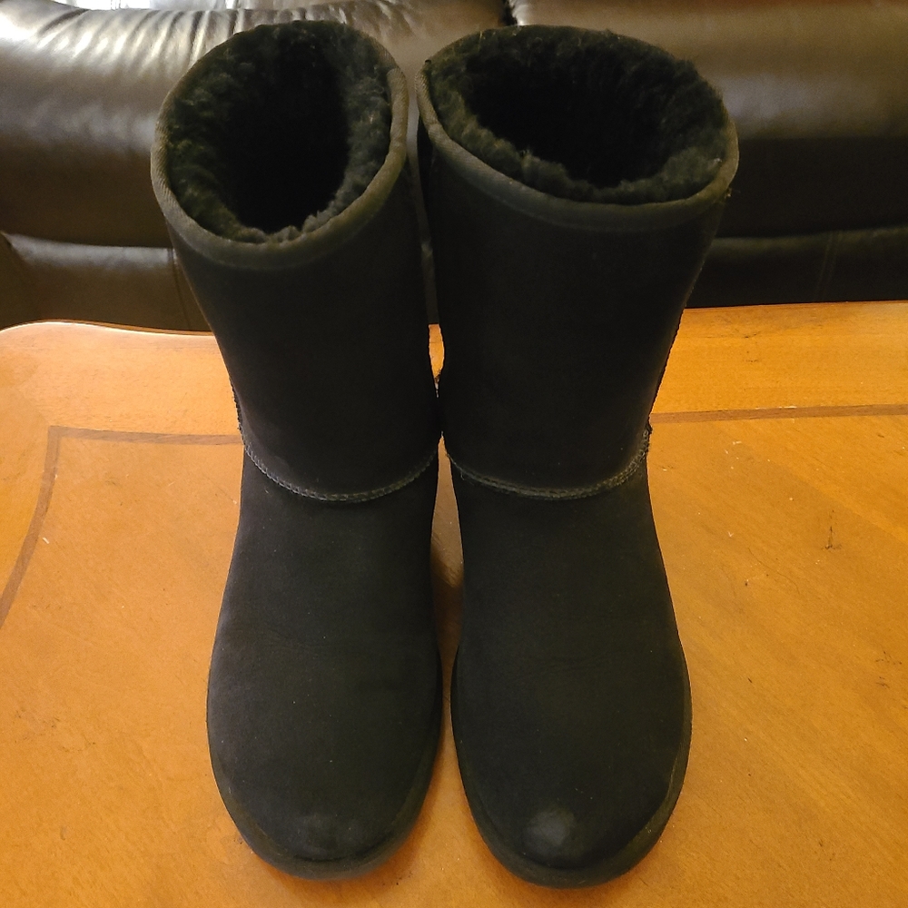 AUTHENTIC UGG Black Classic Short Suede Boot *Men's Size 8*